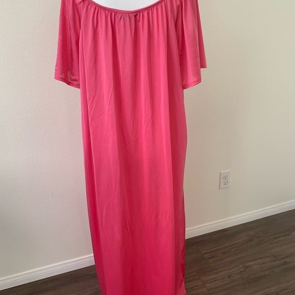 Night Gown - Picture 4 of 8